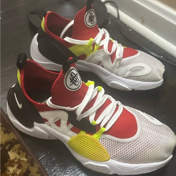 Men Nike Huarache
E.D.G.E. Txt Sneaker Original Collection Sports Shoes sz11